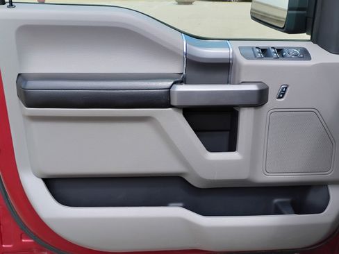 Used 2018 Ford F150 XLT w/ Equipment Group 302A Luxury AWD/4WD image 9