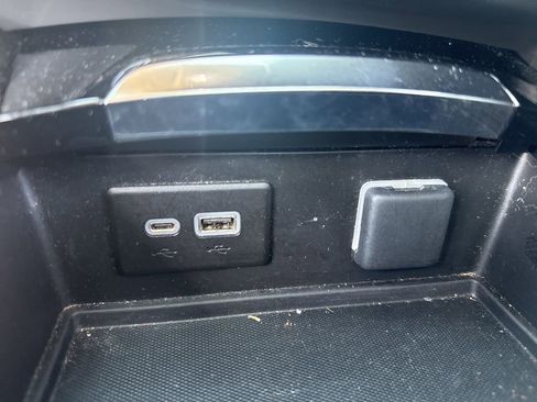 Used 2023 Buick Envision Essence w/ Sport Touring Package image 41