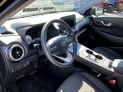 Used 2023 Hyundai Kona SE image 8