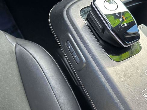 Used 2024 Nissan Ariya AWD image 31