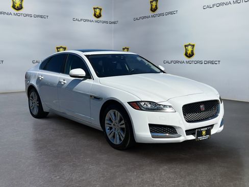 Used 2017 Jaguar XF Premium image 7
