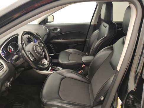 Used 2018 Jeep Compass Latitude AWD/4WD image 17
