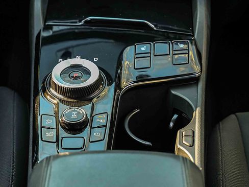 Used 2023 Kia Sportage LX image 12