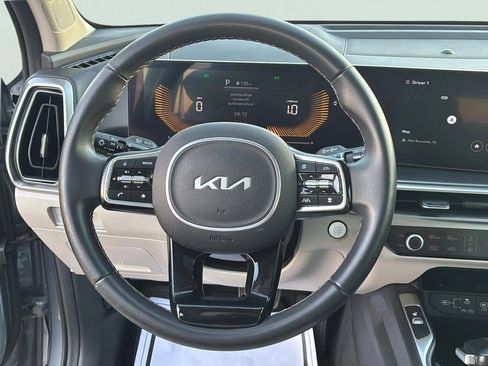 Used 2024 Kia Sorento EX w/ Panoramic Sunroof Package image 32