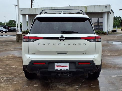 Used 2024 Nissan Pathfinder SV FWD image 9