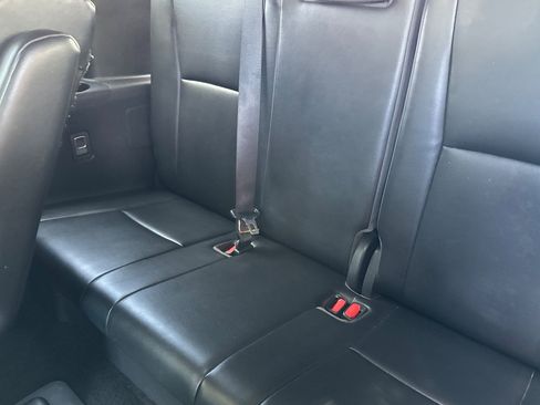 Used 2022 Toyota Highlander XLE FWD image 16