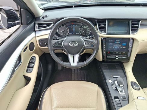 Used 2021 INFINITI QX50 Essential w/ Convenience Package image 11
