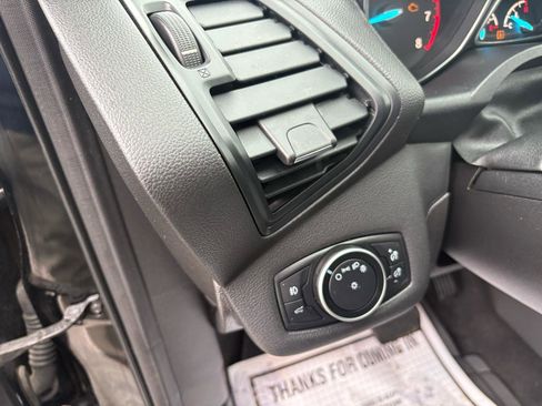 Used 2017 Ford Escape SE AWD/4WD image 12