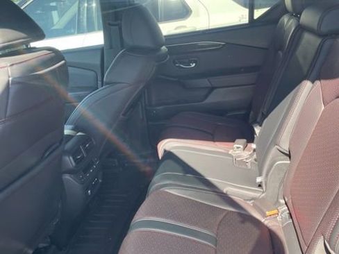 Used 2025 Honda Pilot Black Edition image 9
