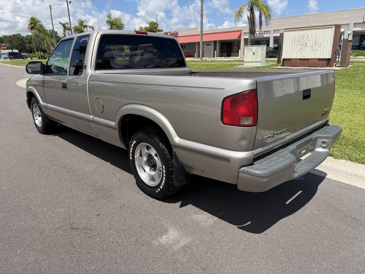 Used 1999 GMC Sonoma SLS w/ Super Spec Pkg 3 RWD image 6