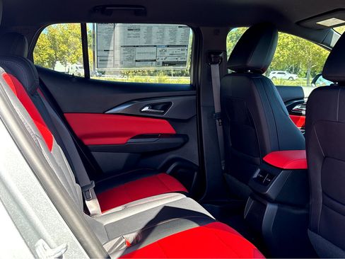 New 2025 Chevrolet Equinox EV RS image 11