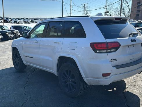 Used 2019 Jeep Grand Cherokee Altitude image 7