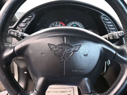Used 2000 Chevrolet Corvette Coupe w/ Memory Pkg image 26