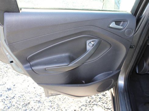 Used 2013 Ford C-MAX SEL image 22