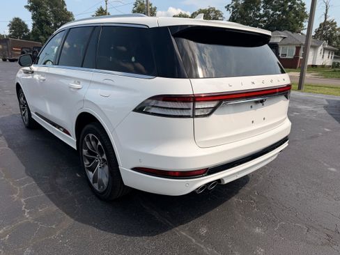 Used 2022 Lincoln Aviator Grand Touring w/ Equipment Group 301A AWD/4WD image 7