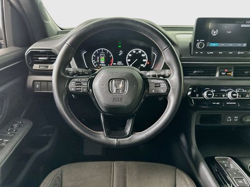 Used 2023 Honda Pilot Sport image 17