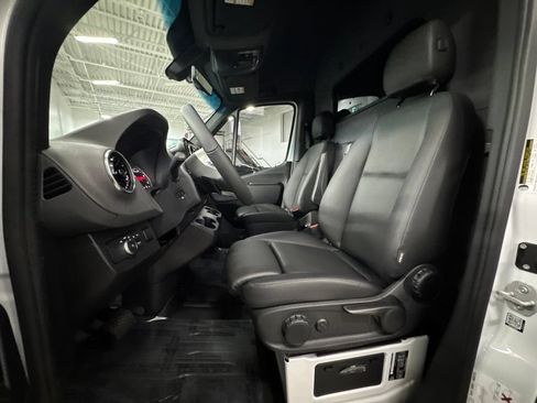 Used 2026 Mercedes-Benz Sprinter 2500 image 27