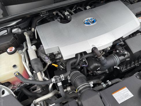 Used 2020 Toyota Prius Prime Limited image 14