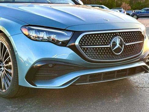 New 2026 Mercedes-Benz E 350 4MATIC Sedan image 2