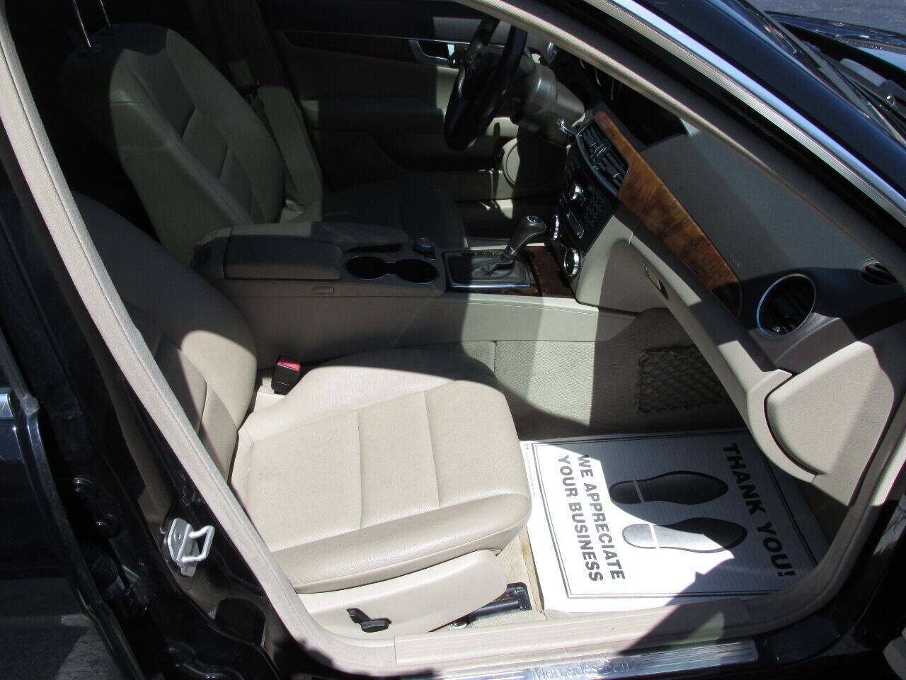 Used 2012 Mercedes-Benz C 300 4MATIC Sedan image 27