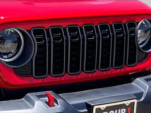 Used 2026 Jeep Gladiator Rubicon AWD/4WD image 29