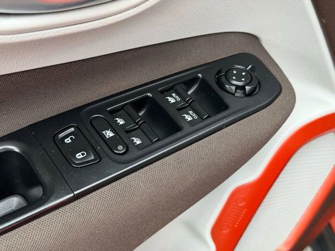 Used 2017 Jeep Renegade Latitude w/ Cold Weather Group image 20