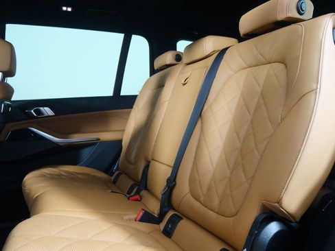 Used 2026 BMW X7 xDrive40i w/ M Sport Package image 17