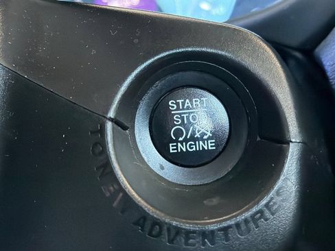 Used 2020 Jeep Renegade Latitude w/ Popular Equipment Group FWD image 21
