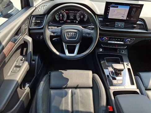 Certified 2024 Audi Q5 e Prestige AWD/4WD image 11