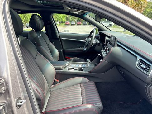 Used 2025 Genesis G70 3.3T Advanced RWD image 35
