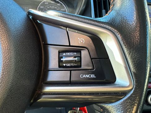 Used 2021 Subaru Crosstrek 2.0i Premium image 16