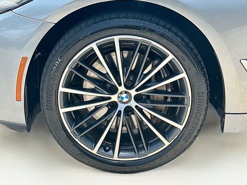 Used 2023 BMW 540i w/ Convenience Package image 34