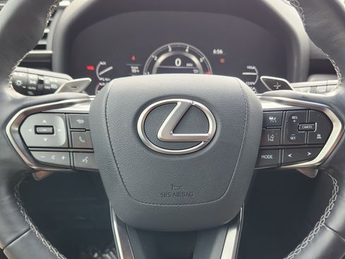 Used 2023 Lexus LX 600 4WD w/ Appearance Package image 7