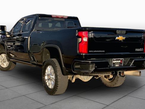 Used 2022 Chevrolet Silverado 3500 High Country w/ Technology Package AWD/4WD image 12
