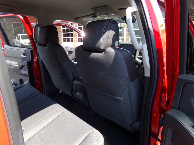 Used 2022 Nissan Frontier SV AWD/4WD image 27