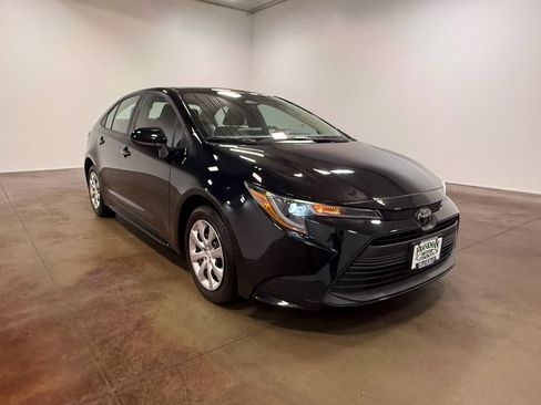 Used 2024 Toyota Corolla LE FWD image 31