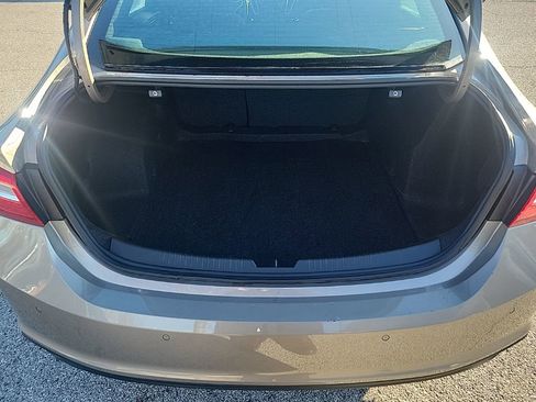 Used 2024 Chevrolet Malibu LT image 9