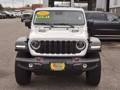 Used 2025 Jeep Wrangler Unlimited Rubicon image 3