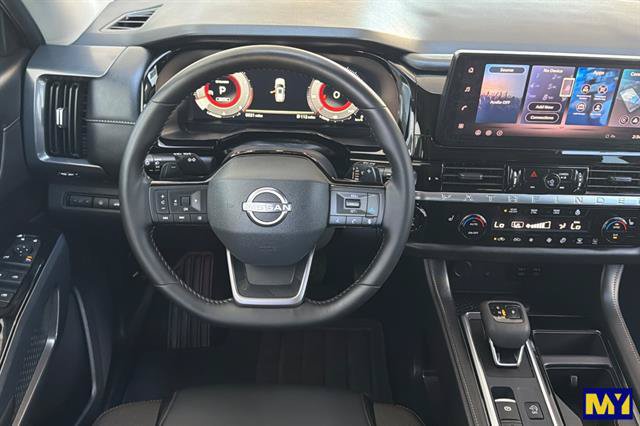 Used 2026 Nissan Pathfinder SL AWD/4WD image 17