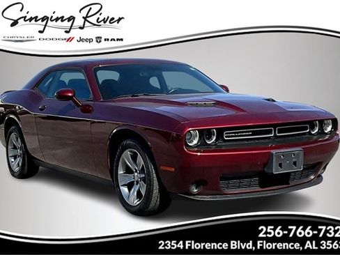 Used 2019 Dodge Challenger SXT w/ Driver Convenience Group image 1