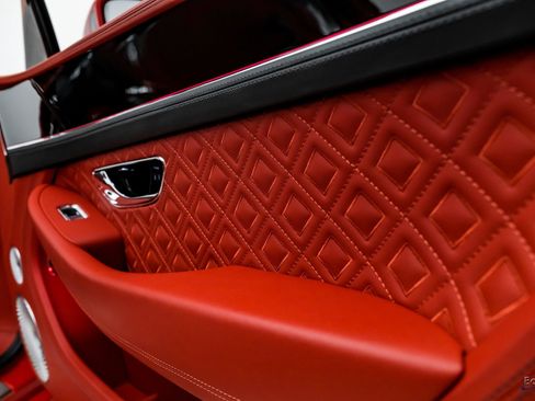 Used 2022 Bentley Continental GT image 98
