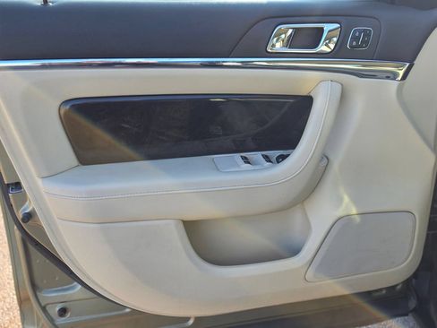 Used 2013 Lincoln MKS AWD image 12