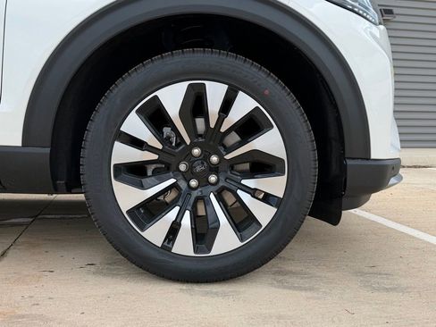 New 2026 Ford Explorer Platinum AWD/4WD image 8