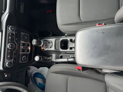 Used 2023 Jeep Gladiator Overland image 18