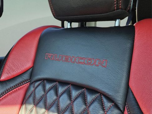 Used 2022 Jeep Wrangler Unlimited Rubicon w/ Xtreme Recon 35" Tire Package image 32