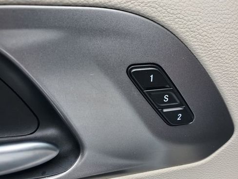 Certified 2024 Chrysler Pacifica Touring-L image 5