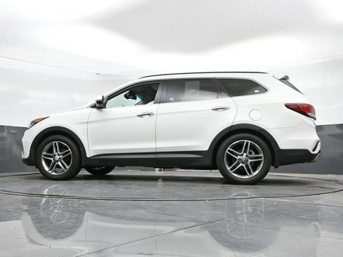 Used 2017 Hyundai Santa Fe AWD image 44
