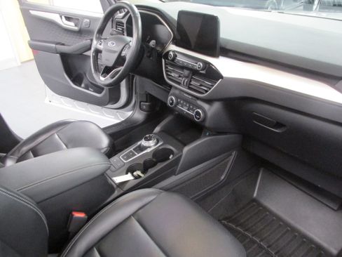 Used 2020 Ford Escape SEL image 25