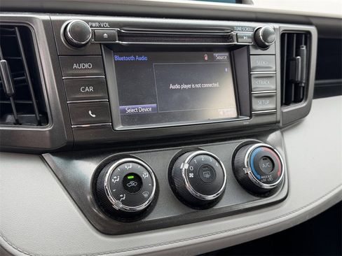 Used 2015 Toyota RAV4 LE image 20