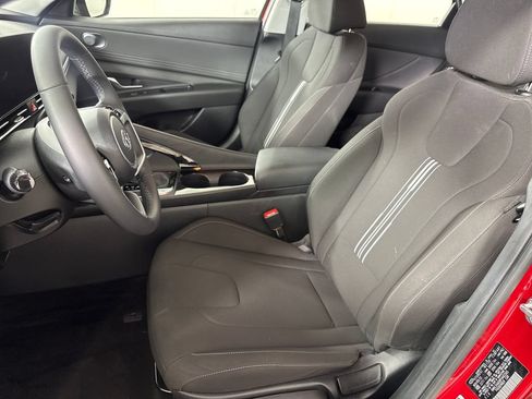 Used 2023 Hyundai Elantra SEL w/ Convenience Package FWD image 13